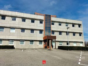 Location Local Professionnel 329m² ECHIROLLES 38130