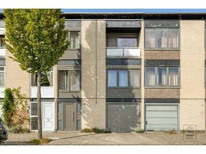 Bel-étagewoning van 163 m² met 3 slaapkamers  tuin en groen zicht te Linkeroever!