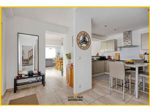 INSTAPKLARE WONING MET 3 KAMERS  TERRAS  TUIN EN GARAGE