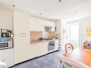 Vente maison 7 pièces 125 m² à Pont-l'abbe-d'arnoult (17250)  228 900 €