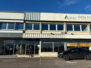 Location Local Professionnel 200m²