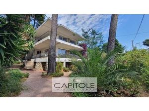 Exclusivité Cap d’Antibes : Superbe villa de 170 m² sur 2 niveaux  avec terrain de 684 m².