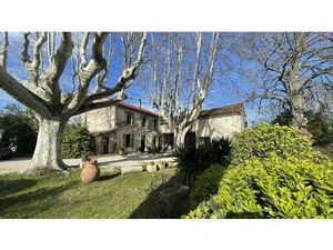 Proximité de St Rémy de Provence : Mas de Charme authentique avec deux lofts :