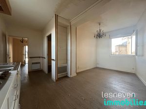 Vente appartement 3 pièces 51.7 m² à Plounévez-Lochrist (29430)  74 120 €