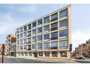 Locaux commerciaux polyvalents (180 m²)