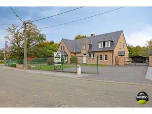 RUSTIG GELEGEN RUIME VILLA MET 5 SLK OP RIANT PERCEEL VAN...