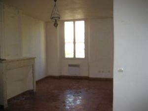 Location appartement 1 pièce 38 m² à Lorgues (83510)