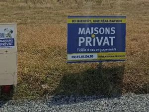 Vente terrain 431 m² à Avrille (85440)  56 000 €