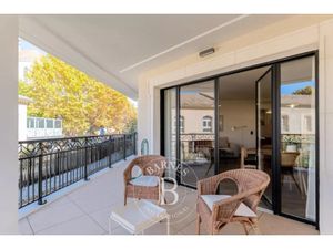 Location meublée appartement 3 pièces 68.38 m² à Aix-en-Provence (13090)  2 000 €