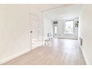 Location maison 4 pièces 72 m² à La Madeleine (59110)  1 101 €