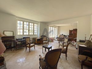 RARE GEVRIEUX 01320. Maison 300m2 (surface totale). Jardin