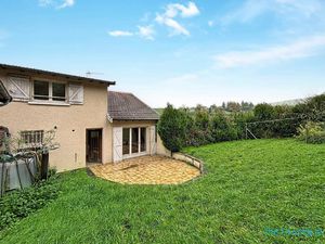 Maison de village avec terrasse et jardin