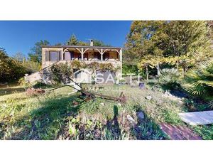 Maison avec piscine à environ 25 km de Sarlat