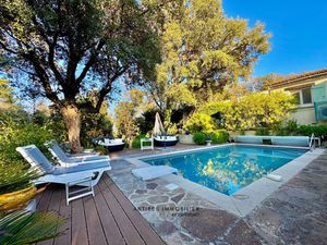 Maison Piscine Terrain de 4800 m2 La Garde Freinet