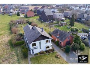 Multifunctioneel eigendom met 2 wooneenheden op een riant perceel van 21 aren 83 centiaren