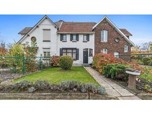 Te renoveren woning (G.B.) met 3 slpkrs te Genk