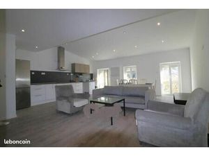 Location appartement 4 pièces 88 m² à Roquevaire (13360)