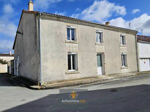 Vente Maison 8 pièces 165 m2 à Saint-Hilaire-la-Palud