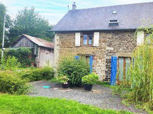 Propriété impeccable  avec grange et terrain