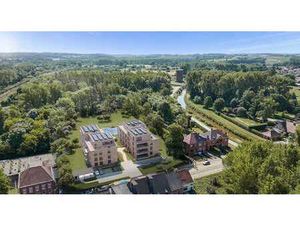 Lichtrijk 2-slpk BEN-appartement met terras in groene woo...