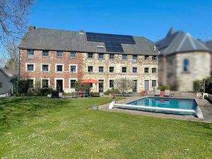 Demeure d'exception avec piscine de + de 530m² à Dolembreux