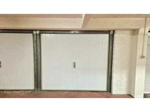 GARAGE BOX FERME INTERIEUR