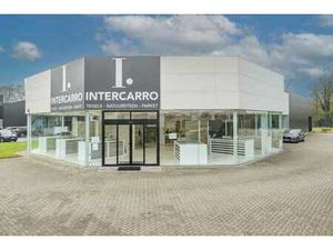 Bâtiment commercial idéalement situé à Kontich