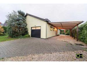 Bungalow woning met twee slaapkamers + bureaukamer te koo...