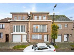 Instapklaar duplex appartement met 3 slaapkamers op een ...