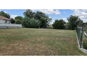 Terrain constructible viabilisé à vendre