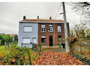 Maison mitoyenne dans ruelle calme et verdoyante