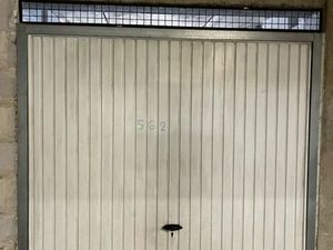 Garage en intérieur à louer