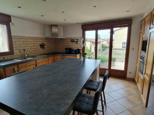 Particulier loue appartement 3 chambres (01450)