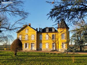 Bureaux ou cabinet dans un château avec parc arboré