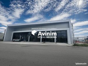 Local 967 m² Baie-Mahault