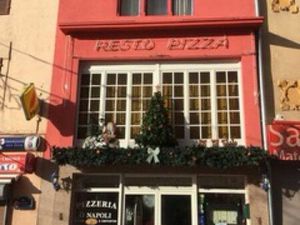 Pizzeria restaurant