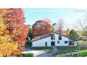 Villa 7 pièces 226 m²