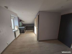 F2 sous toit très cosy