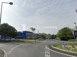 Local industriel 345 m²