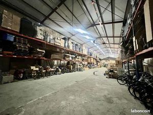 Local d'activité 1 200 m²