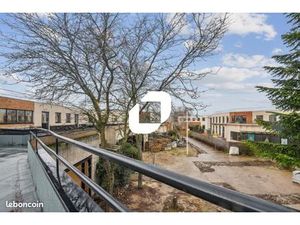 Local d'activité 248 m²