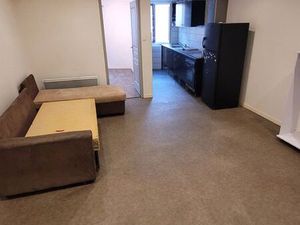 A louer appartement T3 au 2eme étage du centre ville de St Maximin VISALE SEULEMENT