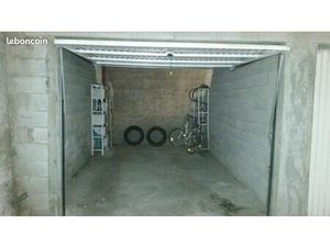 Garage 16.5m² avec un grand grenier