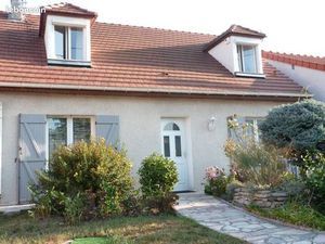 Maison familiale lumineuse avec sous-sol et jardin  proche du parc de la poudrerie