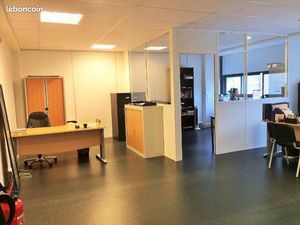 Bureaux 66 m²
