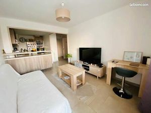 T2 40m2 terrasse parking privé