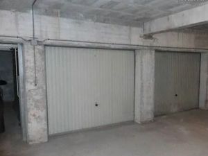 Box garage en sous-sol Port Camargue 14 M2 borne recharge voiture électrique