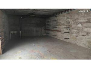 Local 90 m² MEXIMIEUX