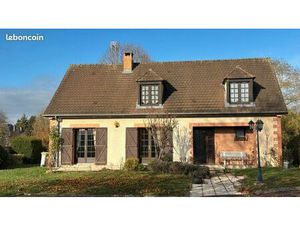 Maison sur 2800 m2 de terrain arboré