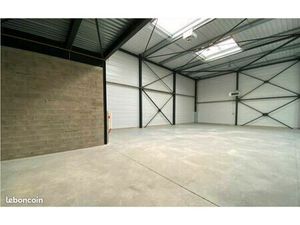 Local d'activité 2 524 m²